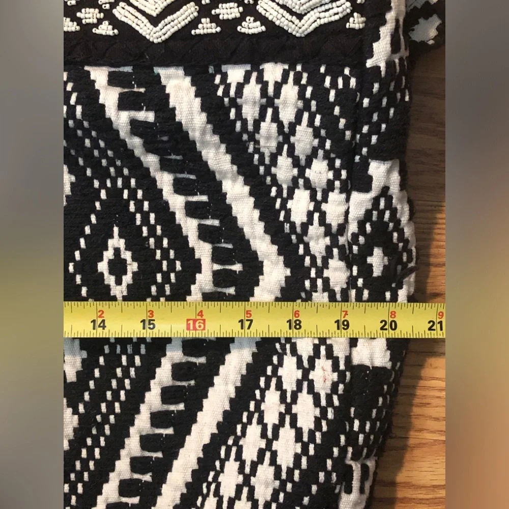 Mossimo Black & White Aztec Hex Knit Crossbody Duffle Bag L 15x19”